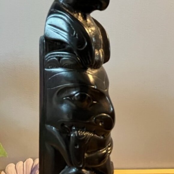 Totem Pole Carving Black Argillite ** READ** - Picture 3 of 10